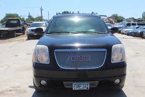 lot 7809 image: 2007 GMC Yukon XL 1500 Denali 4x4
