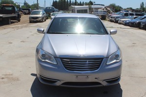 lot 7811 image: 2013 Chrysler 200 Touring