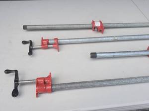 lot 4 image: (4) Woodworking Pipe Clamps