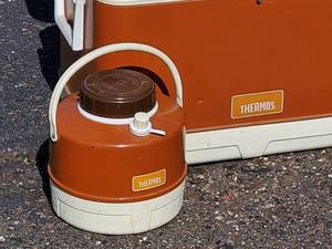 lot 27 image: Vintage Ice Chest  with Matching Water Cooler by Thermos