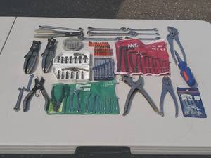 lot 45 image: Shop Tools Lot