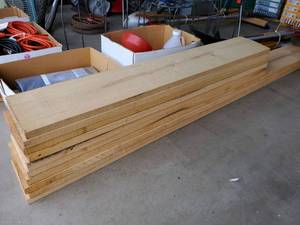 lot 60 image: Raw Stock of Assorted Sizes of Oak Planks Lot