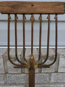 lot 61 image: Trident Pitch Fork
