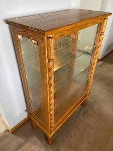 lot 71 image: Wooden Lighted 3 Shelf Cabinet w Adjustable Shelves