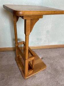 lot 76 image: Oak Sofa Server With Magazine Rack