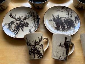 lot 108 image: Unison Wilderness Plates Bowls and Cups