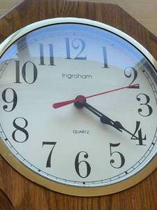 lot 122 image: Ingraham Pendulum Wall Mount Clock
