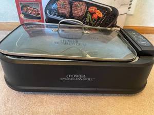 lot 128 image: 1500 Watt Power Smokeless Grill