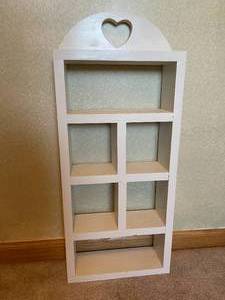 lot 134 image: Wall Mount Heart Themed Shelf w Two Oak Shelves