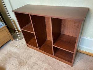 lot 147 image: Wooden Storage Shelf w  2 Adjustable Shelves