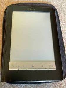 lot 154 image: 4 Electronic Readers