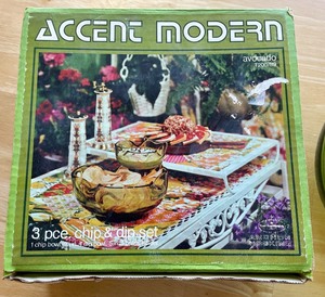 lot 169 image: Vintage Accent Modern 3 Piece Chip and Dip Set