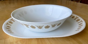 lot 180 image: Corelle Serving Platter and Bowl