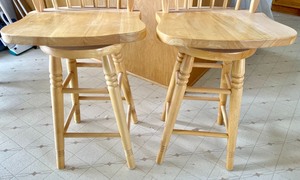 lot 194 image: 2 Swivel Bar Stools