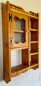 lot 185 image: Decorative Wooden Display Shelf