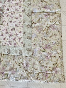 lot 200 image: Twin Sized Quilt