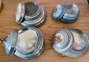 lot 215 image: Vintage Powder Puff Music Boxes