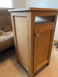 lot 236 image: Wooden Single Door Storage Unit