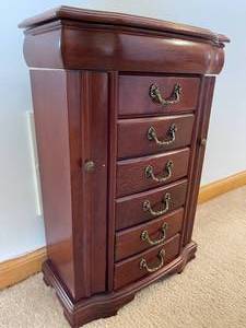 lot 254 image: 6 Drawer Wooden Jewelry Case With Mirrored Top