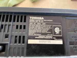 lot 261 image: Toshiba VCR w Remote