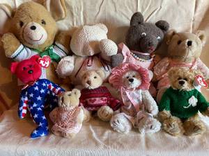 lot 308 image: Teddy Bears