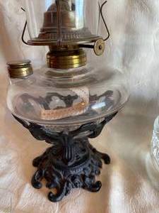 lot 337 image: 2 Clear Glass Oil Lanterns