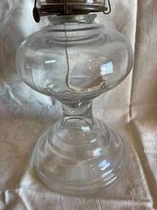 lot 338 image: Clear Glass Oil Lantern
