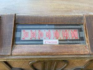 lot 351 image: Vintage Clarion Radio Box
