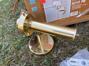 lot 364 image: Outdoor Diamond F Brass Wall Lantern