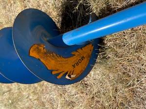 lot 371 image: Mora Hand Ice Auger