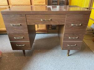 lot 413 image: Vintage Wooden Desk and Chair