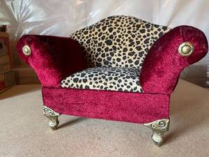 lot 418 image: Leopard Patterned Trinket Box With Brass Accents