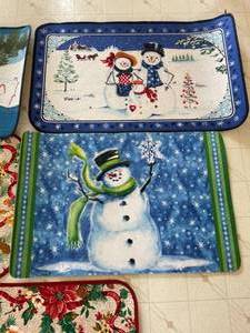 lot 421 image: Winter Themed Throw Rugs