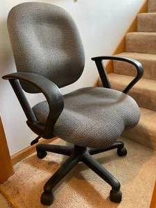 lot 434 image: Swivel Office Chair