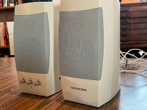 lot 436 image: Galaxy 2000 Computer Speakers