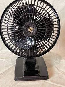 lot 437 image: 6 Inch Two Speed Desk Fan