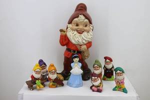 lot 2 image: Ceramic ElfDwarfs