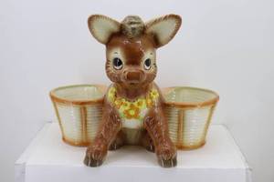 lot 4 image: 15 Donkey Planter