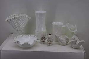 lot 14 image: White Glassware