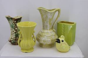 lot 15 image: Glsass Vases & Misc