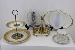 lot 23 image: Gold Rimmed Glassware 50th Anniversary