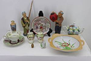 lot 24 image: Misc Japan GlasswarePottery