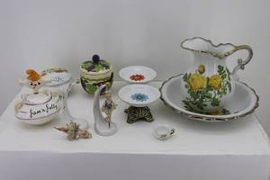 lot 25 image: Dishes & Misc