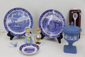 lot 31 image: Collector Plates & Misc
