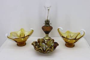 lot 32 image: Amber Dishes & Lamp
