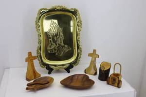 lot 34 image: Religious & Wood Items