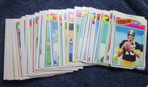 lot 9 image: 50  1977 Topps Football Cards...