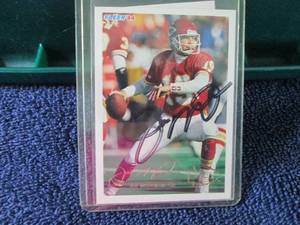 lot 10 image: 1994 Fleer Joe Montana Autograph w...