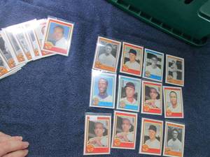 lot 55 image: Hall of Fame Baseball Cards...