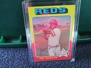 lot 73 image: 1975 Topps Joe Morgan Card...